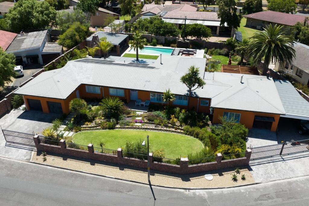 Garten Wohnung Mit Pool, 2 Schlafzimmer Kapstaden Exteriör bild